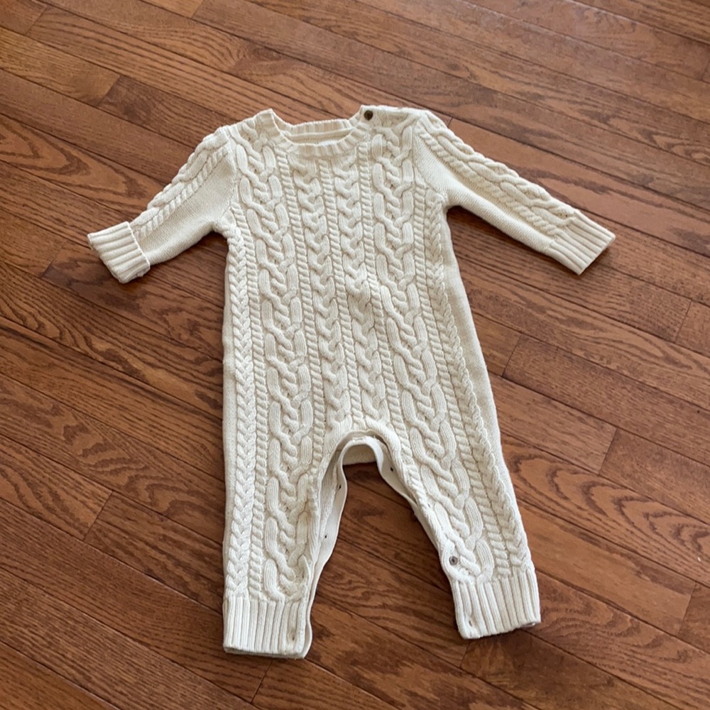 GAP Sweater One-Piece 6-12M - like BRAND NEW